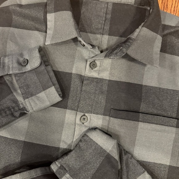 lululemon athletica Other - Lululemon Masons Peak Flannel Plaid Button Up Shirt Men's Medium Grey Black